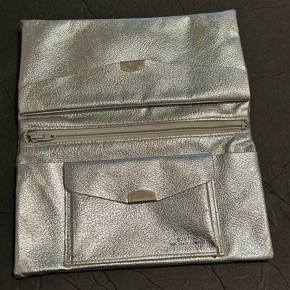 BUXTON   LEATHER  VINTAGE  CLUTCHES NEW  NEVER WORN - Picture 3 of 12